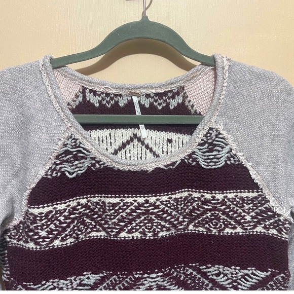 Free People Mixed Media Sweater XS Burgundy‎ Gray Aztec Distressed Pullover - Picture 3 of 8